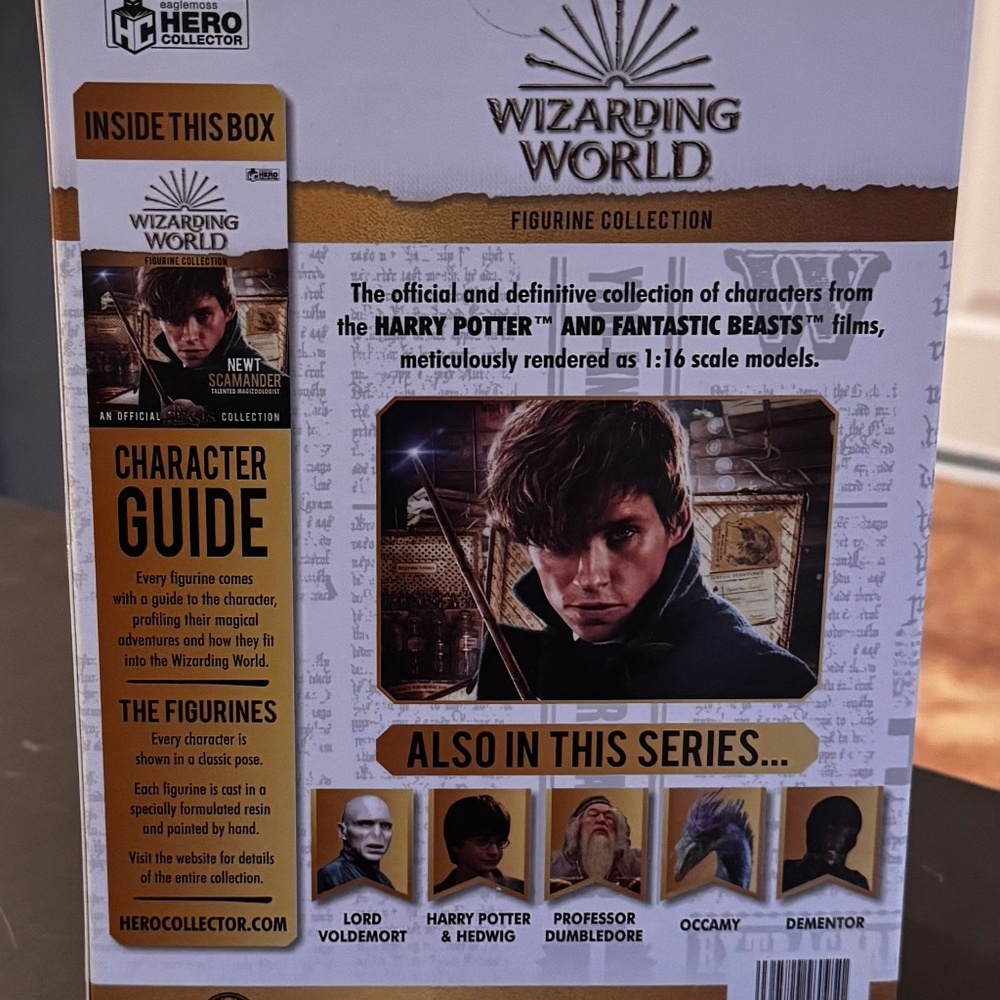 Newt Scamander Action Figure - Picture 2 of 2